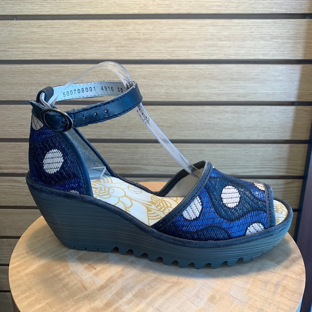 Wedge Platform Sandals - Picture 3 of 4